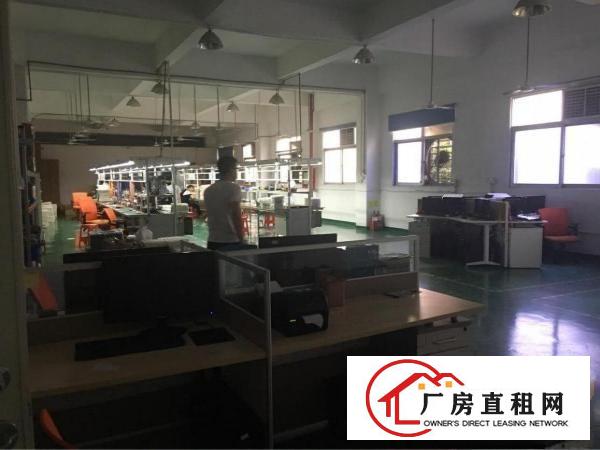 
		福永新塘工业区楼上1700平方豪华装修厂房出租
	