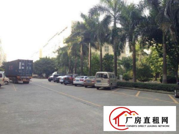 
		福永新塘工业区楼上1700平方豪华装修厂房出租
	