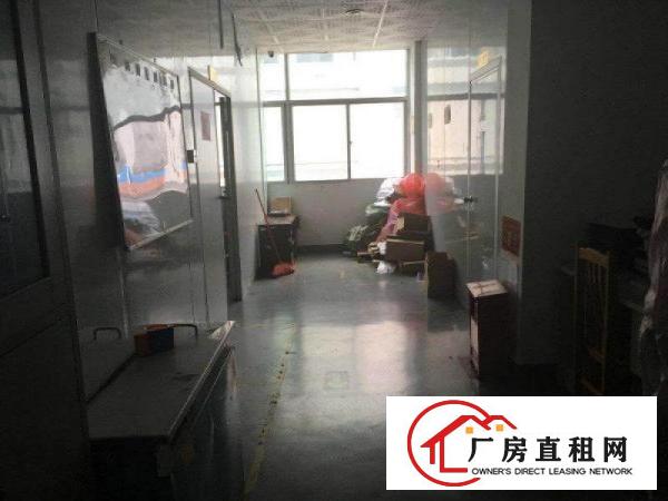 
		西乡簕竹角1500平整层出租价格23
	
