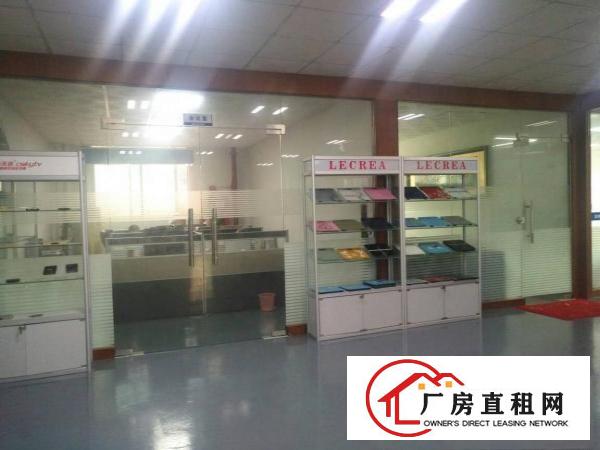 
		福永地铁口附近正规工业区1000平米带装修厂房出租
	