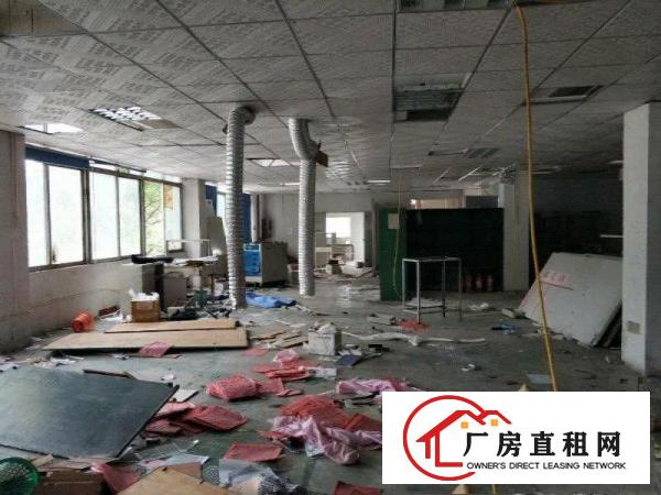 
		福永3楼1300平可分租，有产证停车位充足交通方便
	