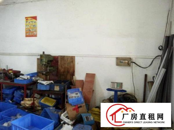 
		沙井三楼300平带2吨货梯，产证齐全，可环评
	