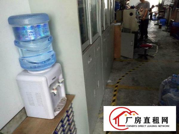 
		沙井三楼300平带2吨货梯，产证齐全，可环评
	