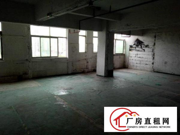 
		沙井六楼200平带2吨货梯，带卸货平台，产证齐全
	