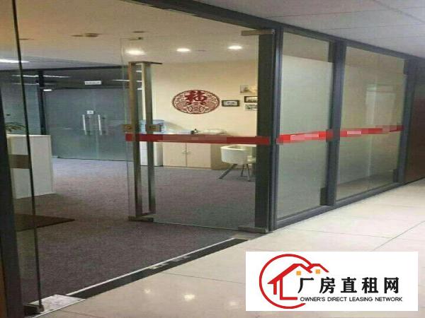
		松岗江边新出楼上980平带豪华装修厂房
	