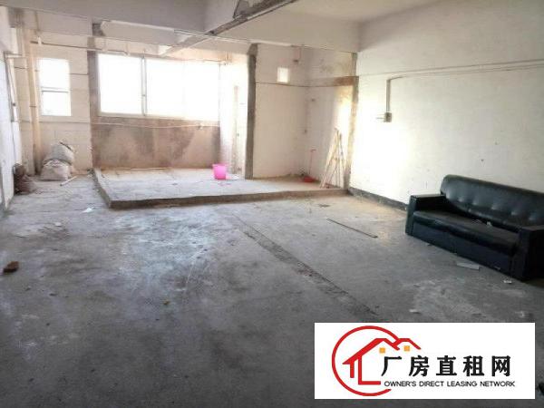 
		松岗广进路100平厂房出租，交通便利，设施设备齐全
	