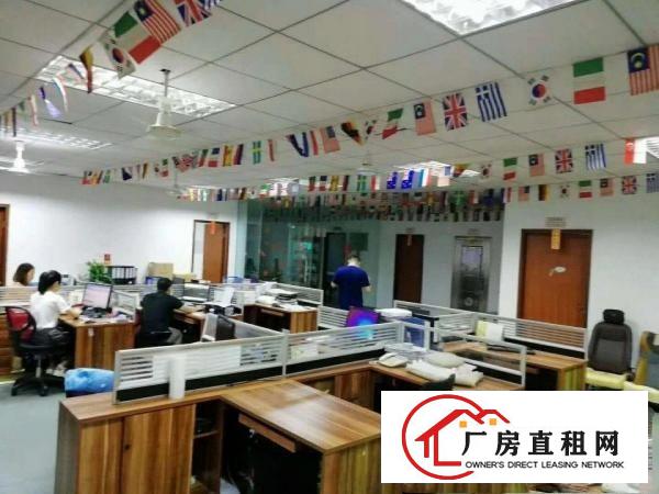 
		松岗山门新出楼上1200平方招租带装修
	