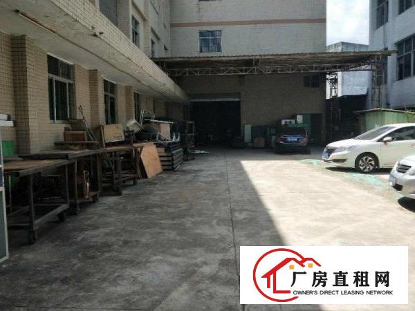 
		石岩洲石路新出楼上1100平厂房，有红本
	