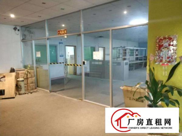 
		石岩汽车站新出楼上300厂房招租，精装修无转让费
	