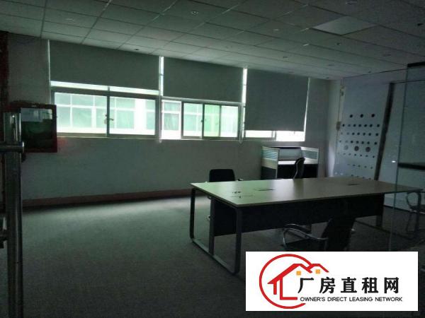 
		石岩汽车站新出楼上300厂房招租，精装修无转让费
	