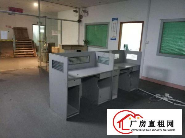 
		石岩汽车站新出楼上300厂房招租，精装修无转让费
	