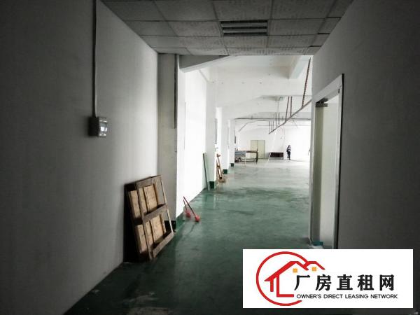 
		园岭新出楼上750平厂房仓库出租、可办公交通便利
	