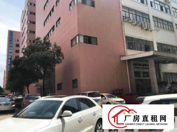 
		新出原房东《带精装修》楼上3200平米厂房出租
	