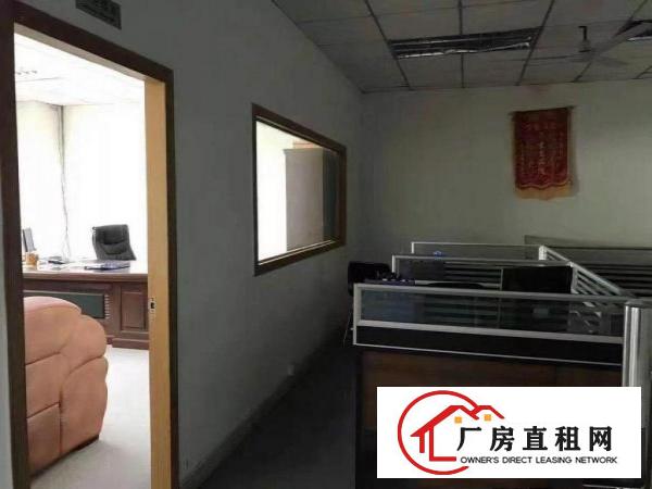 
		石岩应人石楼上850平米厂房可做制衣带精装修出租
	