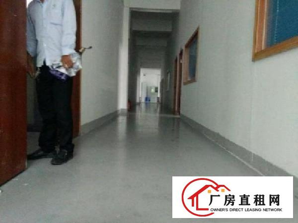 
		出租宝安石岩新出2400厂房招租
	
