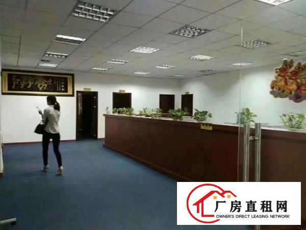 
		龙华大浪楼上带装修厂房2650平方急租
	