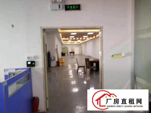 
		龙华大浪联华工业园新出原房东整层2000平厂房出租
	