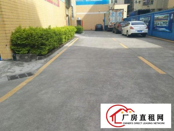 
		龙华大浪华信购物广场附近新出一楼680平
	