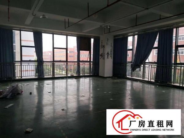 
		龙华大浪新百丽旁新出楼上1400平简装厂房招租！！
	