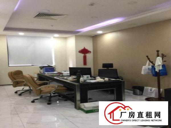 
		龙华大浪，整层2300平，带装修水电齐全
	