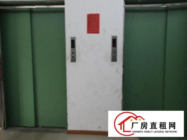 
		龙华大浪四楼2550平米精装修厂房业主直租
	