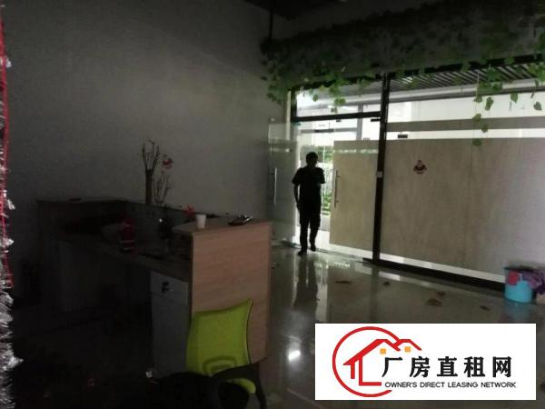 
		龙华大浪商业中心440平精装修带办公隔间厂房招租
	