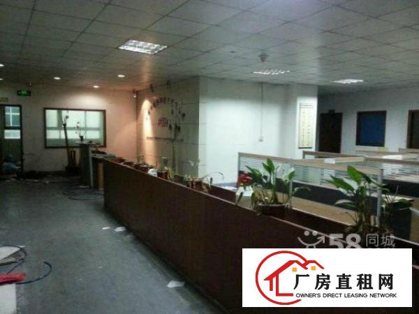 
		明治万众城500,800,1200平带装修招租
	