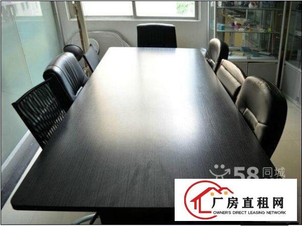 
		明治万众城500,800,1200平带装修招租
	