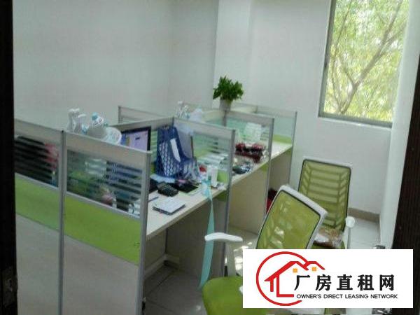 
		龙胜地铁口3楼860平带精装修适合办公贸易=形象好
	