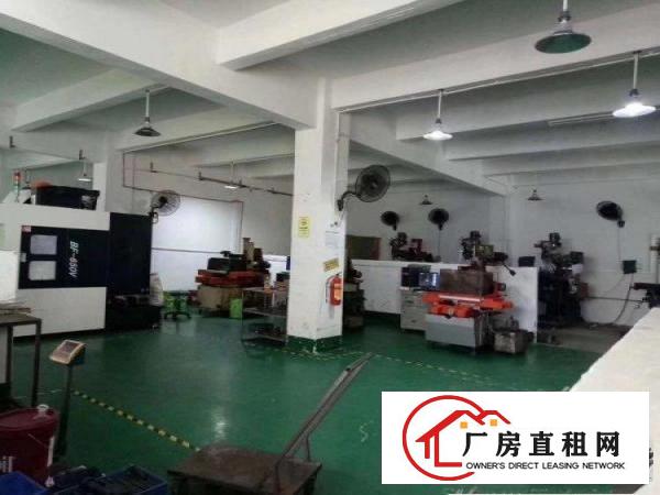 
		龙胜地铁口附近厂房920平米
	