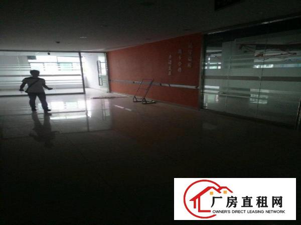 
		民治工业路与布龙路厂房2000平米
	