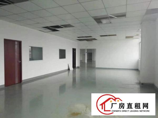 
		布龙路新出楼上750平厂房出租，带装修2 1格局
	