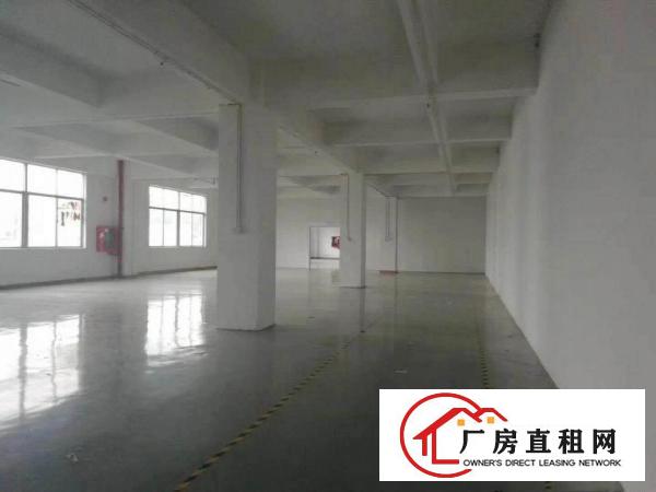 
		布龙路新出楼上750平厂房出租，带装修2 1格局
	