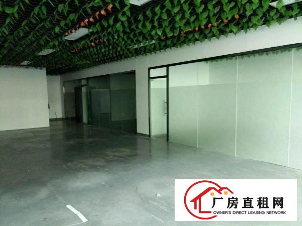 
		龙胜地铁站附近新出楼上带精装修办公室出租375平方
	