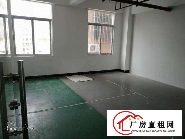 
		龙胜地铁口附近120平米厂房出租
	