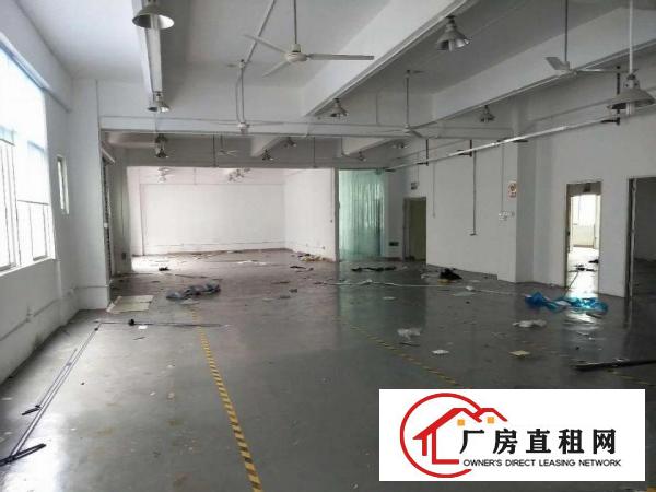 
		龙华公寓附近新出楼上带装修厂房出租1050平方
	