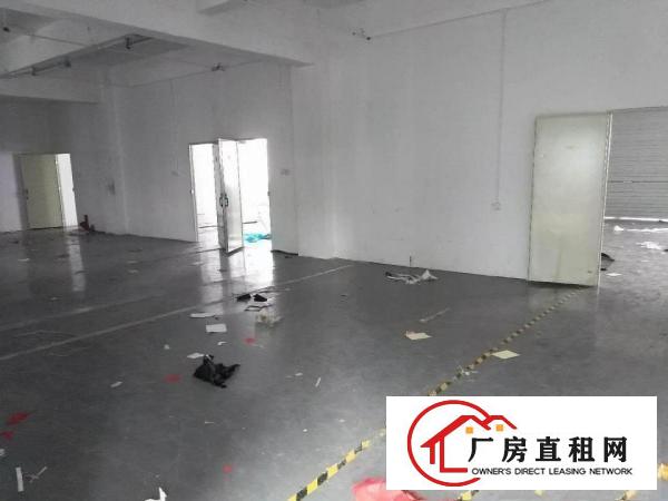 
		龙华公寓附近新出楼上带装修厂房出租1050平方
	