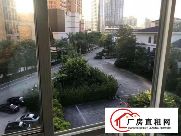 
		龙华清湖地铁站5500精装办公室大小可分租
	