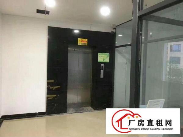 
		龙华清湖地铁站5500精装办公室大小可分租
	