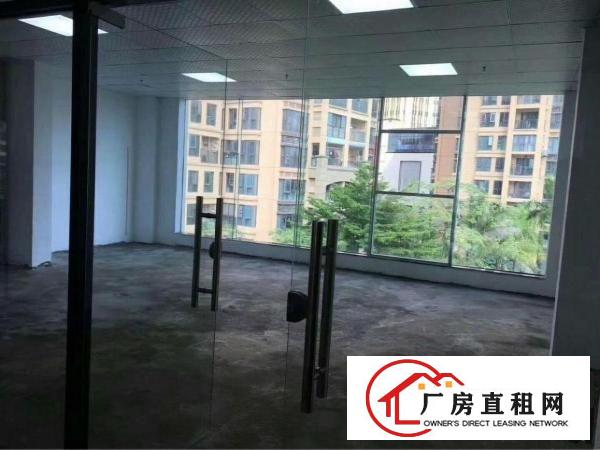 
		龙华清湖地铁站5500精装办公室大小可分租
	