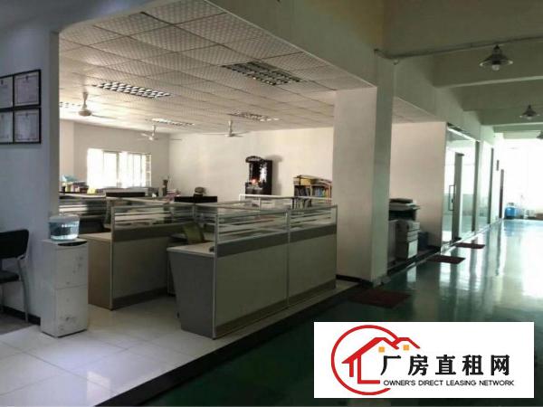 
		原房东厂房独门独院3500平米可以分租，面积实在
	