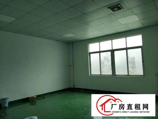 
		公明北环路边上村楼上整层900平精装修厂房出租
	