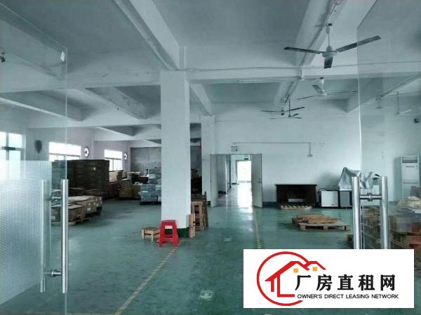 
		公明北环路边上村楼上整层900平精装修厂房出租
	