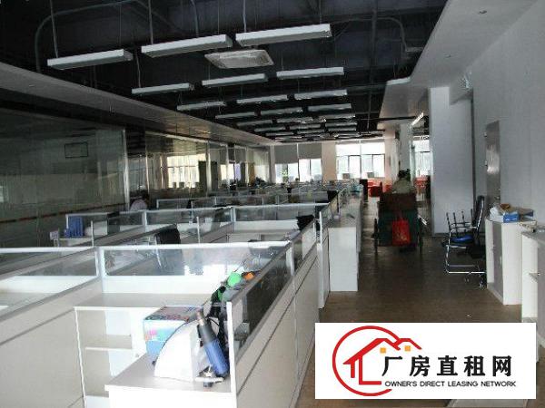 
		公明双高速路口2030平米精装修厂房出租
	