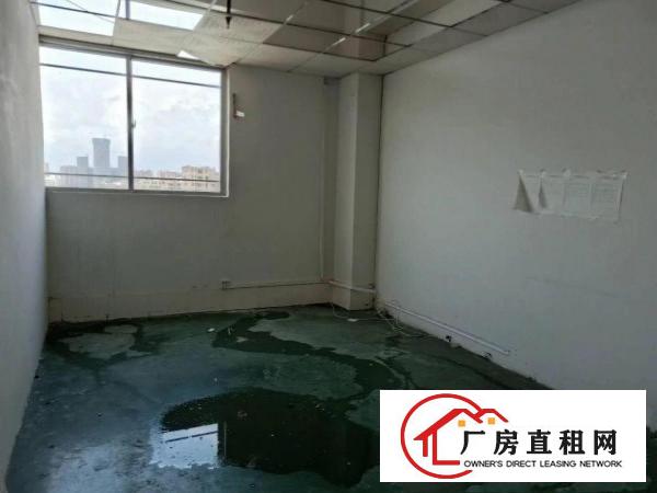 
		光明，公明上村新出楼上690平方带装修不要转让费
	