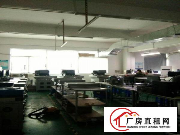 
		龙岗中心城新生新出楼上带装修950平厂房出租
	