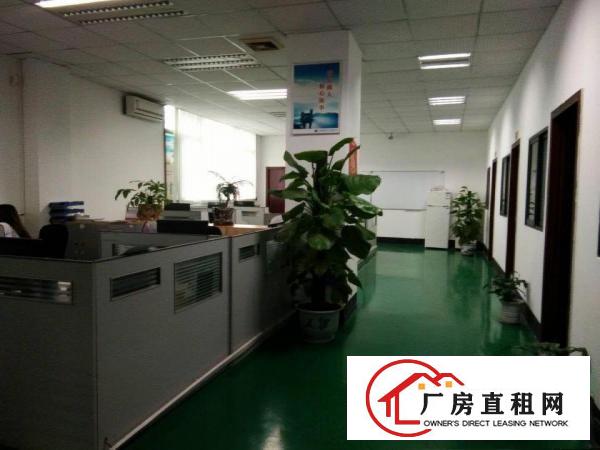 
		龙岗中心城新生新出楼上带装修950平厂房出租
	