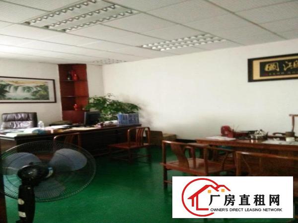 
		龙岗中心城新生新出楼上带装修950平厂房出租
	