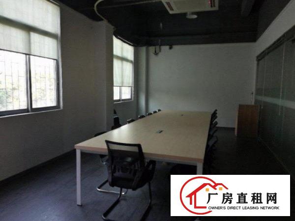 
		龙岗同乐新出楼上精装修1200平厂房出租无转让费
	