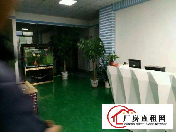 
		龙岗爱联地铁附近带装修厂房500平米出租
	